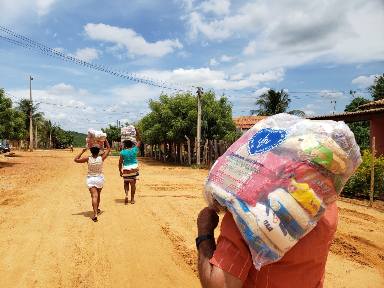 LBV leva Esperança para milhares de famílias em risco alimentar da APAE