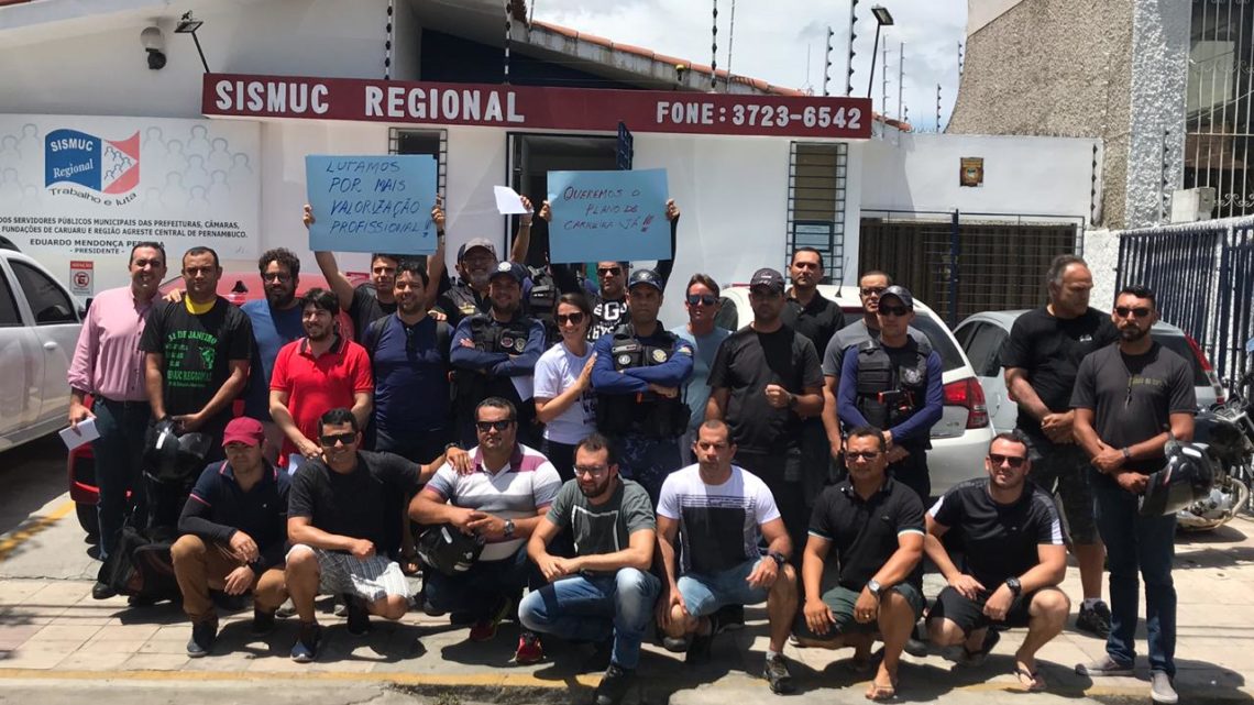 Agentes de Trânsito e Guardas Municipais de Caruaru reivindicam melhorias Agentes de Trânsito e Guardas Municipais de Caruaru reivindicam melhorias