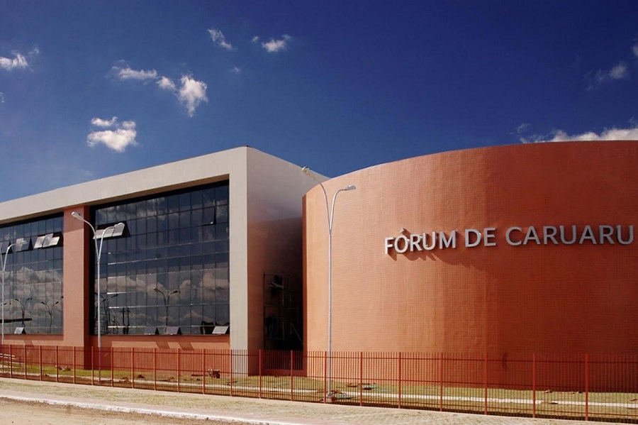 Jovem da Funase é inserido em vaga formal de emprego no Fórum de Caruaru Jovem da Funase é inserido em vaga formal de emprego no Fórum de Caruaru