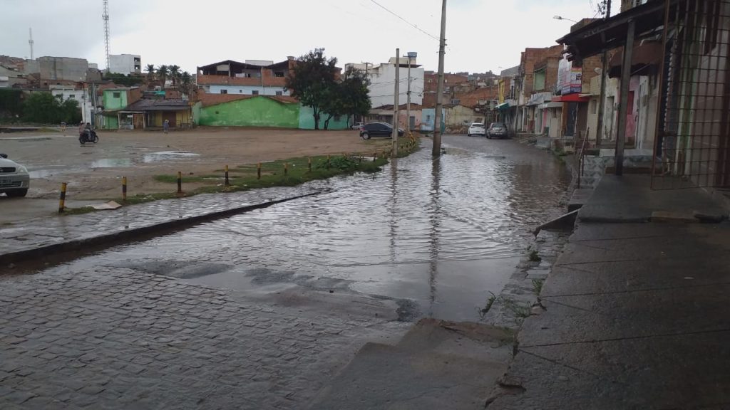 Chuva Alaga Ruas E Derruba árvore Em Bairros De Caruaru – Blog Do ...