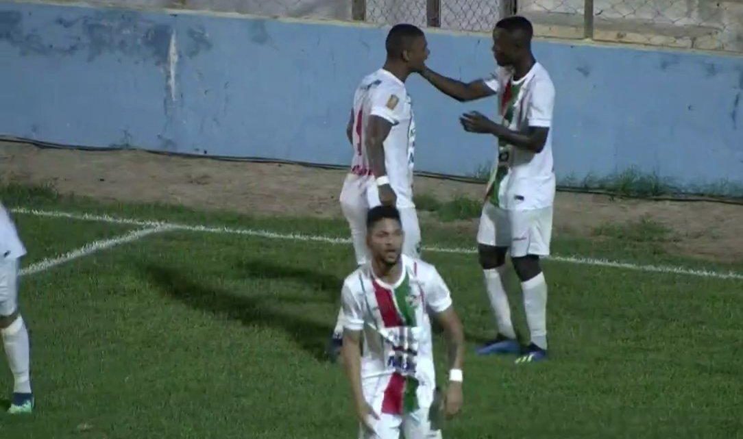 Salgueiro vence de virada e Central culpa a arbitragem pela desclassificação no Pernambucano Salgueiro vence de virada e Central culpa a arbitragem pela desclassificação no Pernambucano