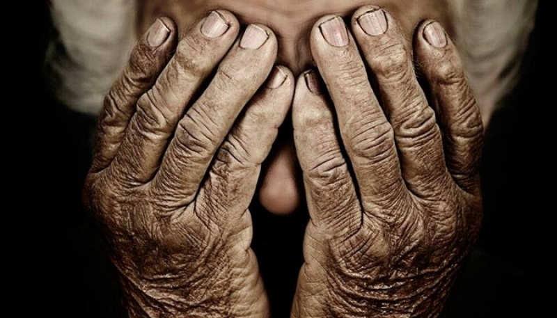 Pedreiro é preso após esposa descobrir que ele estuprava a sogra de 101 anos, em Pombos-PE Pedreiro é preso após esposa descobrir que ele estuprava a sogra de 101 anos, em Pombos-PE