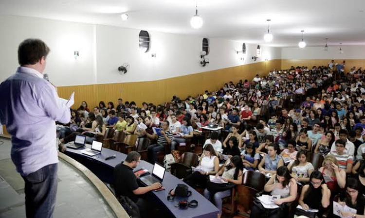 Aula inaugural do Cursinho Popular em Caruaru neste sábado (13)