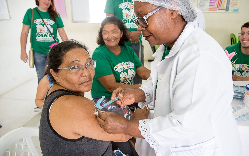 Campanha Nacional de Vacinação contra a gripe começa nesta quarta (10) Campanha Nacional de Vacinação contra a gripe começa nesta quarta (10)