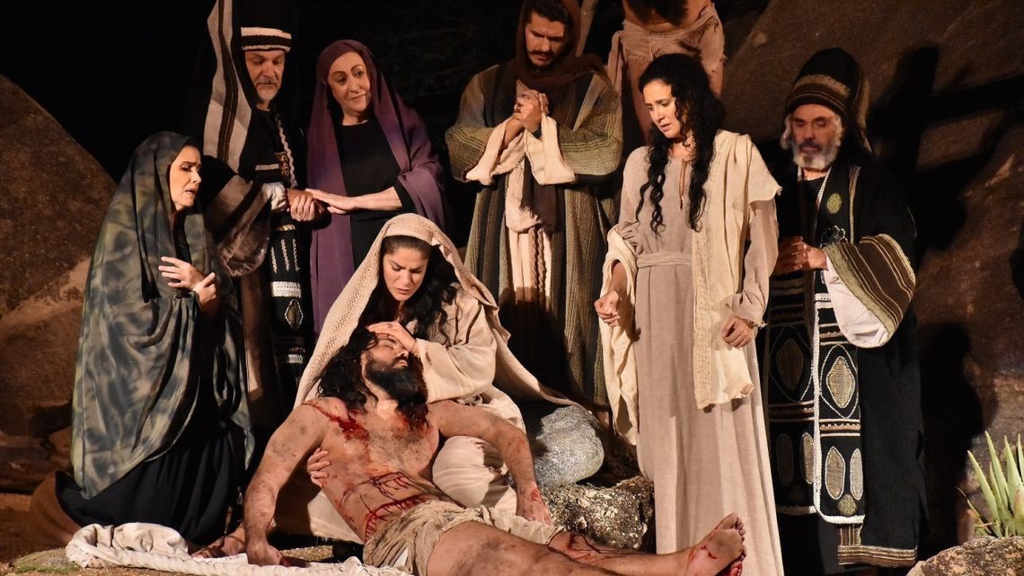 Cegos têm áudio descrição na Paixão de Cristo de Nova Jerusalém Cegos têm áudio descrição na Paixão de Cristo de Nova Jerusalém
