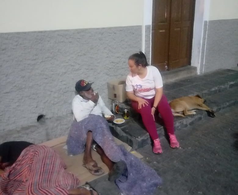 Projeto Anjos da Noite precisa de doações para moradores de rua Projeto Anjos da Noite precisa de doações para moradores de rua
