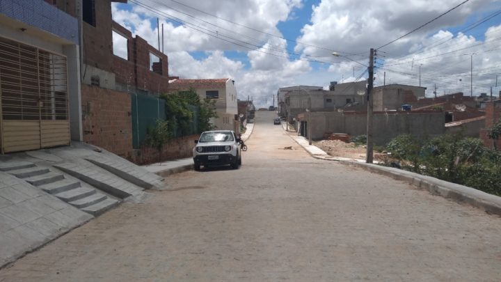 Prefeitura de Caruaru ultrapassa o número de 100 ruas calçadas em menos de dois anos e meio