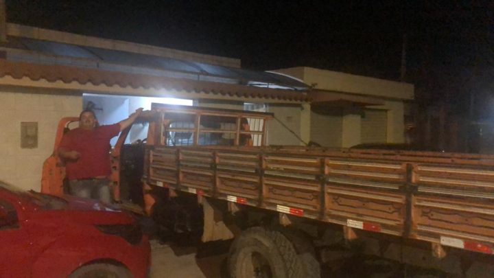 Caminhão invade residência de vereador em Caruaru