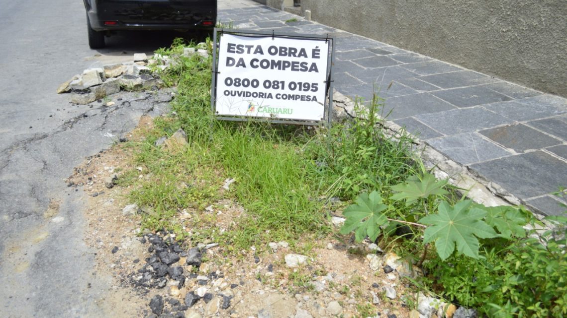 Prefeitura de Caruaru tapa buracos deixados pela Compesa Prefeitura de Caruaru tapa buracos deixados pela Compesa
