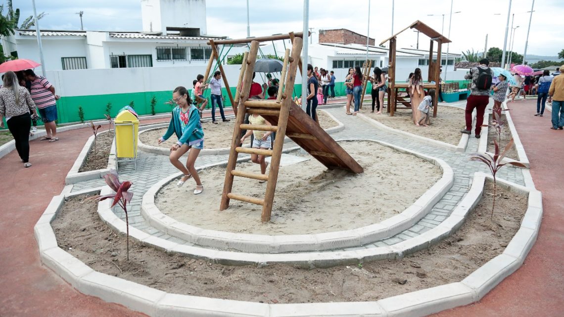 Praça é inaugurada na Vila Peladas em Caruaru