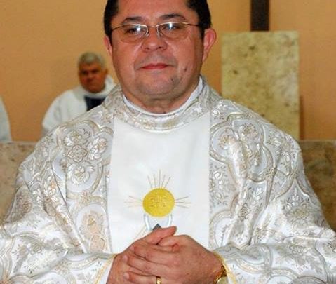 Monsenhor Heleno segue em recuperação após cirurgia cardíaca