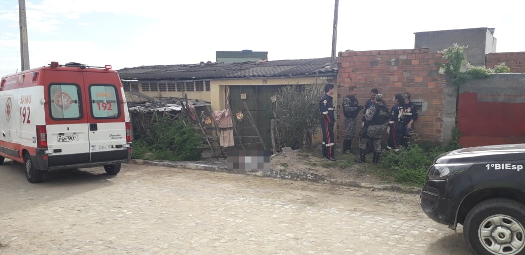 Policial reformado morre após choque em cerca elétrica clandestina em Caruaru