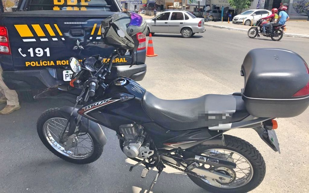Motociclista é detido pela PRF em Caruaru com CNH falsificada
