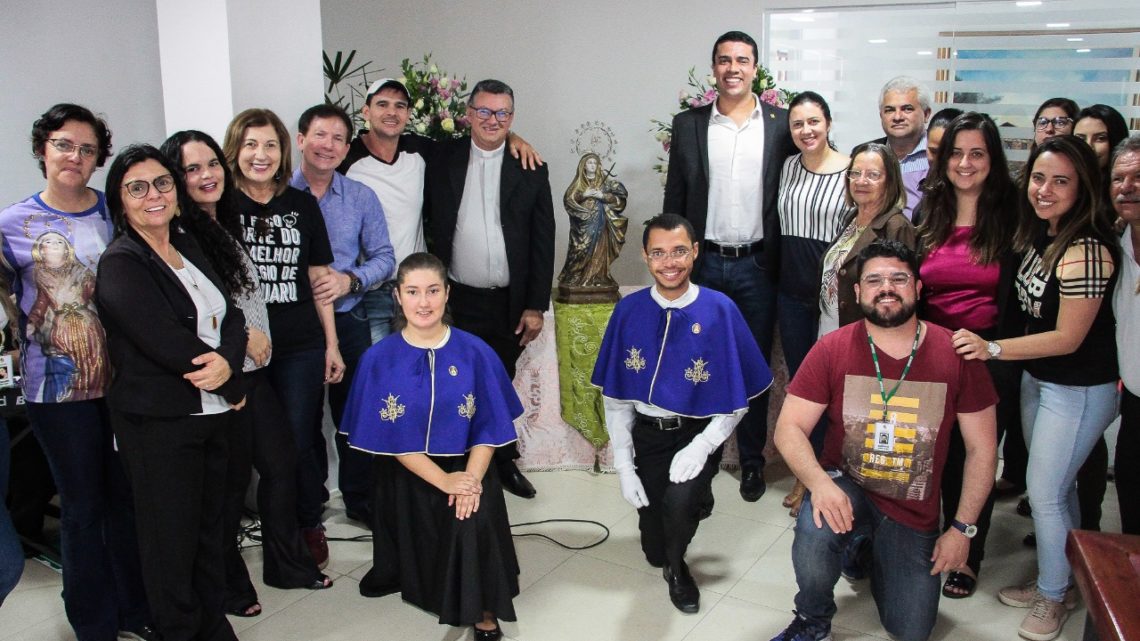 Prefeitura de Caruaru recebe imagem de Nossa Senhora das Dores