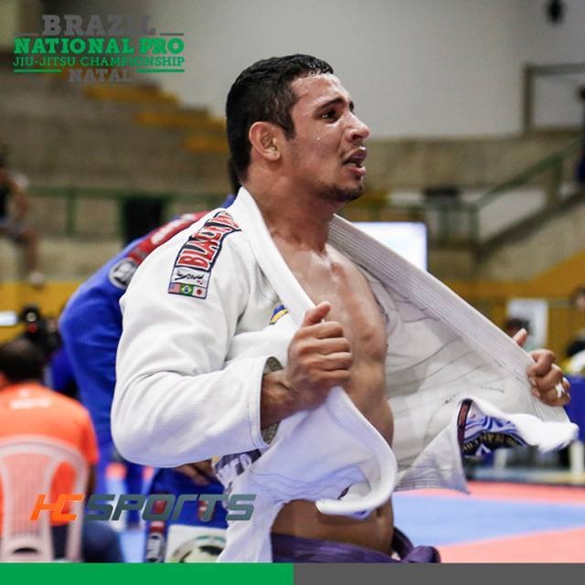 Atleta recebe título de cidadão caruaruense nesta quarta (18) Atleta recebe título de cidadão caruaruense nesta quarta (18)