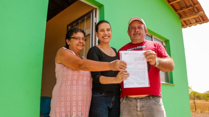 Prefeitura de Caruaru entrega mais 19 casas na zona rural