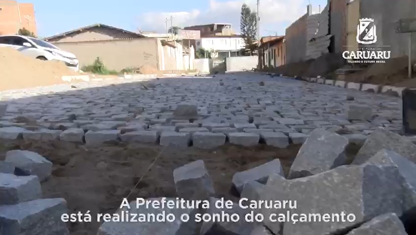 Mais de 140 ruas calçadas Mais de 140 ruas calçadas