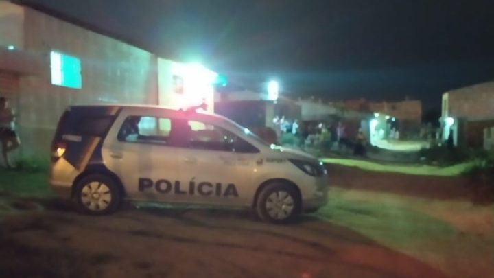 Jovem é assassinado a facadas dentro de casa em Caruaru