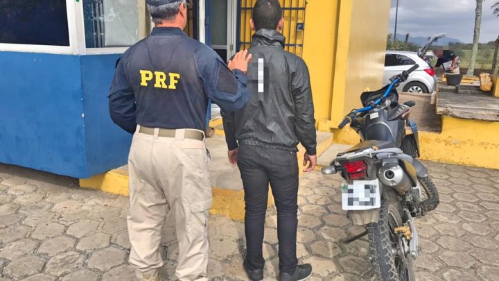 Clone de motocicleta roubada é recuperado em Caruaru