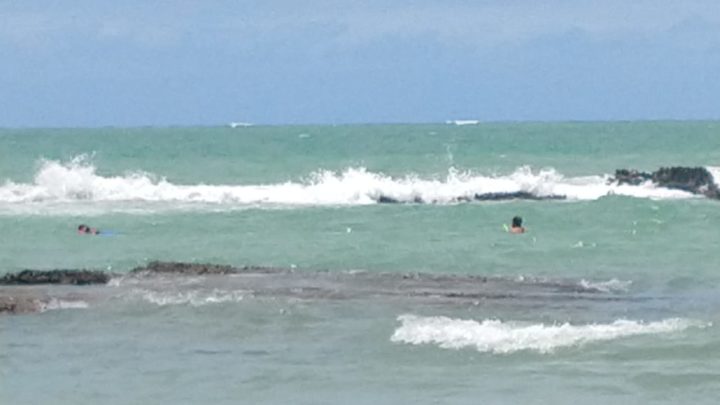 Caruaruense desaparece após entrar no mar em Tamandaré
