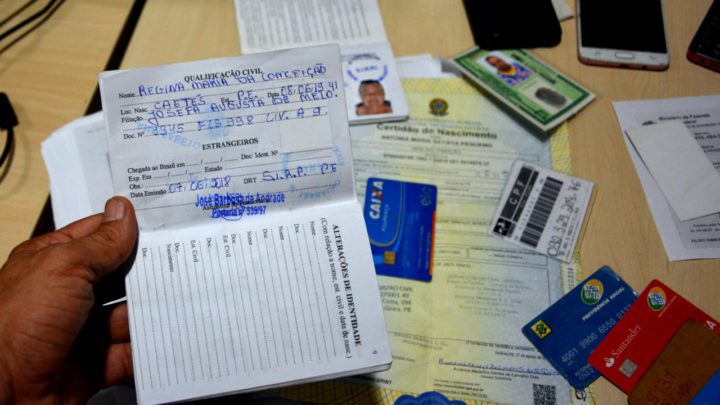 Idosas tentando regularizar CPF com documentos falsos presas pela Receita Federal são autuadas pela PF