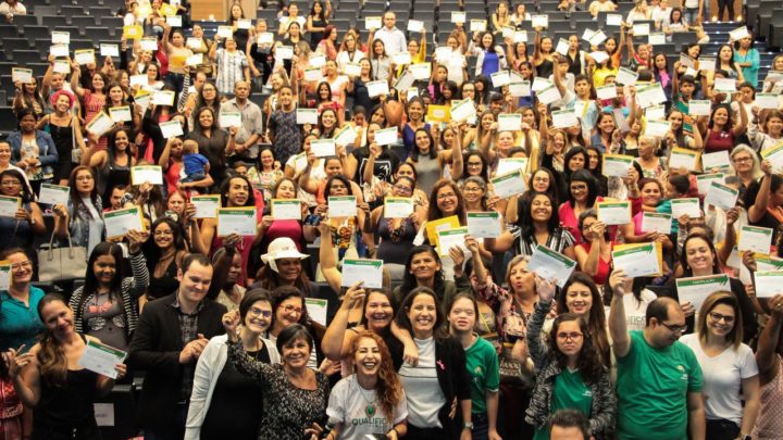 Qualifica Caruaru forma mais 639 alunos em oficinas profissionalizantes
