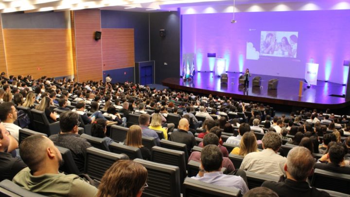 Seminário da FIEPE leva mais de 600 pessoas ao Centro de Convenções do Senac em Caruaru