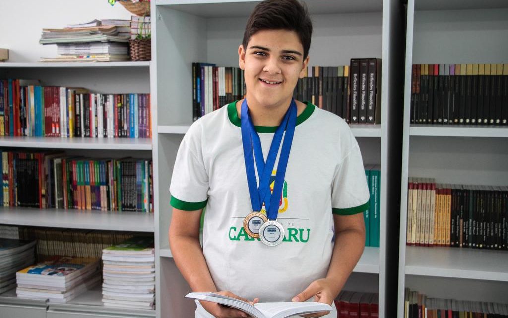 Estudante de Caruaru escreve seu nome na história da cidade e é finalista da Olimpíada de Língua Portuguesa Estudante de Caruaru escreve seu nome na história da cidade e é finalista da Olimpíada de Língua Portuguesa