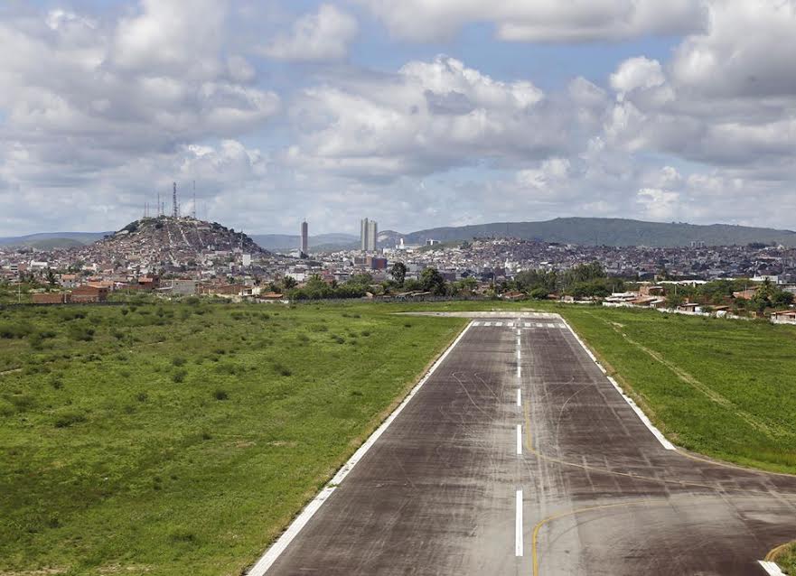 Governo do Estado lança em dezembro edital de licitação para balizamento noturno do Aeroporto de Caruaru Governo do Estado lança em dezembro edital de licitação para balizamento noturno do Aeroporto de Caruaru