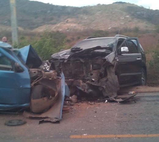 Acidentes em rodovias de Pernambuco deixam 2 mortos e 9 feridos Acidentes em rodovias de Pernambuco deixam 2 mortos e 9 feridos