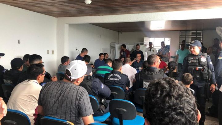 Servidores da Destra decretam estado de greve e denúncia sobre multas de trânsito vai parar no Ministério Público