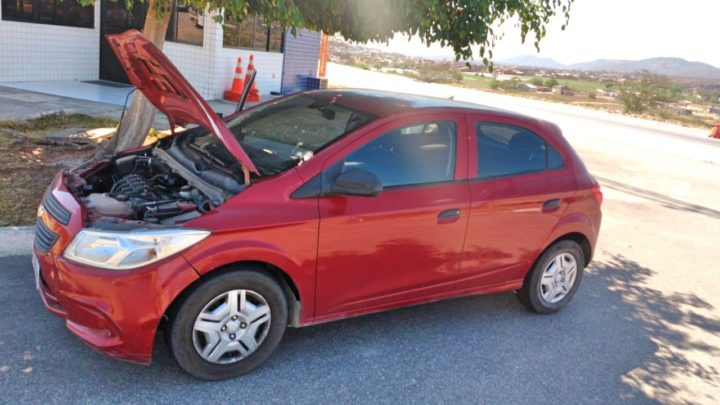 Carro clonado é recuperado com ajuda de vítima em Caruaru