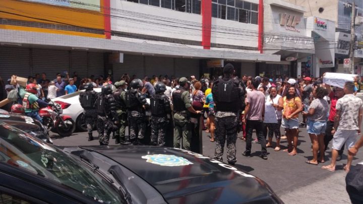 Prefeitura de Caruaru emite nota sobre protesto de ambulantes ocorrido nesta terça (12)