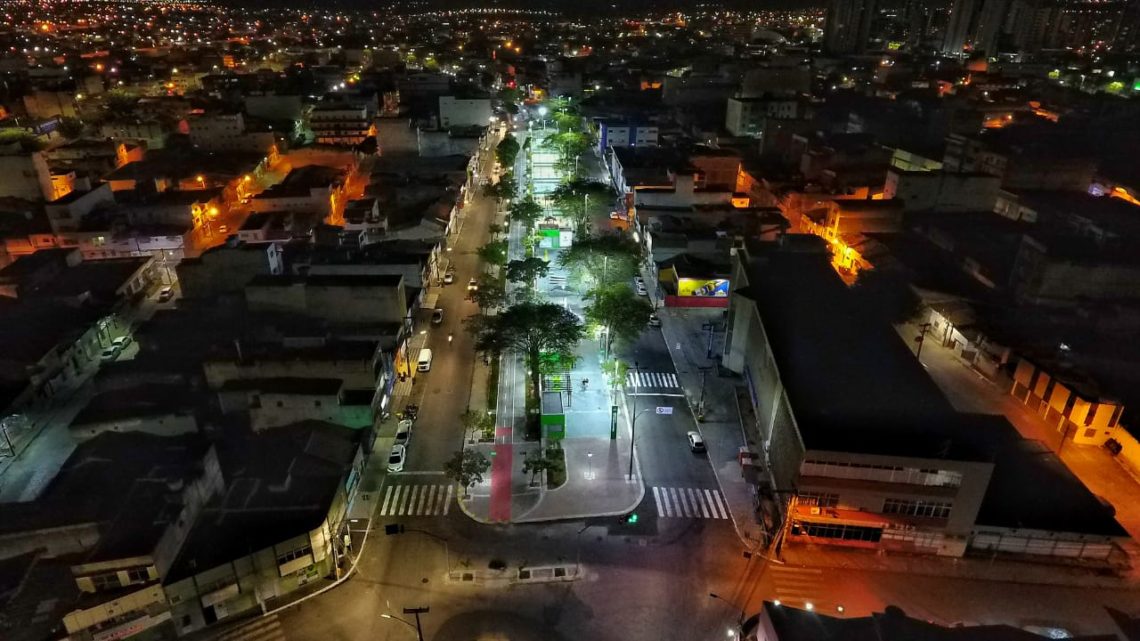 Ilumina Caruaru já realizou sete mil instalações de luminárias de LED em toda área urbana e na zona rural de Caruaru