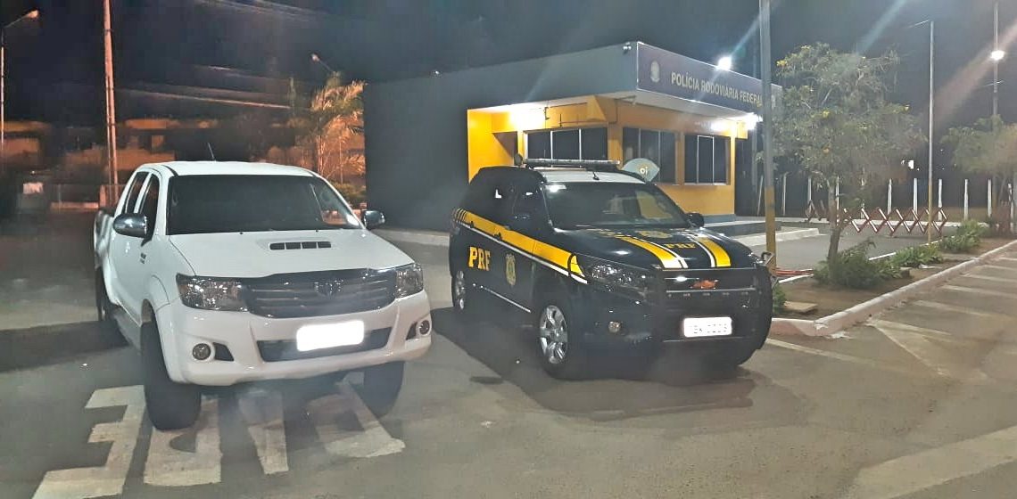 Caminhonete de luxo furtada em Alagoas é recuperada em Garanhuns Caminhonete de luxo furtada em Alagoas é recuperada em Garanhuns