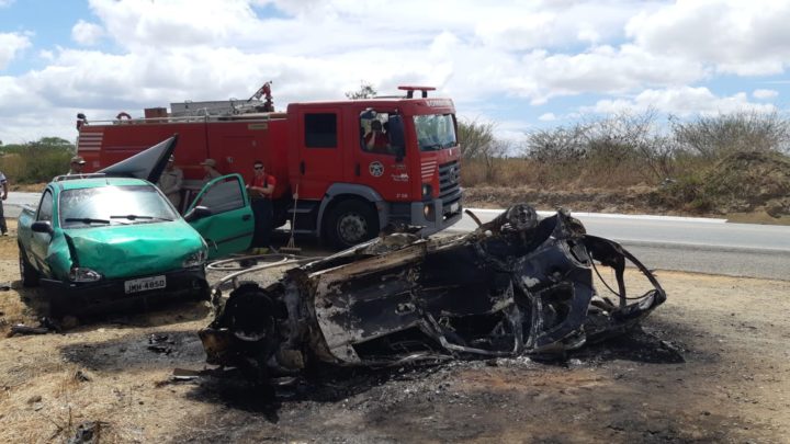 Colisão entre três veículos com vítima fatal e feridos na BR-232 em Belo Jardim