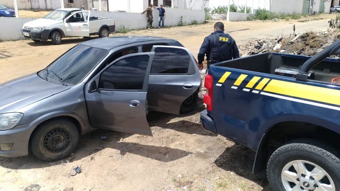 Pai com carro adulterado e transportando bebe no banco dianteiro é detido na BR 423, em Garanhuns