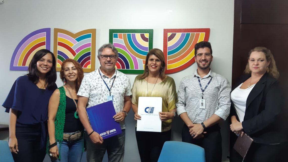 Prefeitura de Caruaru assina convênio para programa de qualificação gratuita Prefeitura de Caruaru assina convênio para programa de qualificação gratuita
