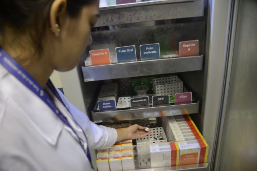 Vacina pentavalente em falta nos postos de saúde de Caruaru Vacina pentavalente em falta nos postos de saúde de Caruaru