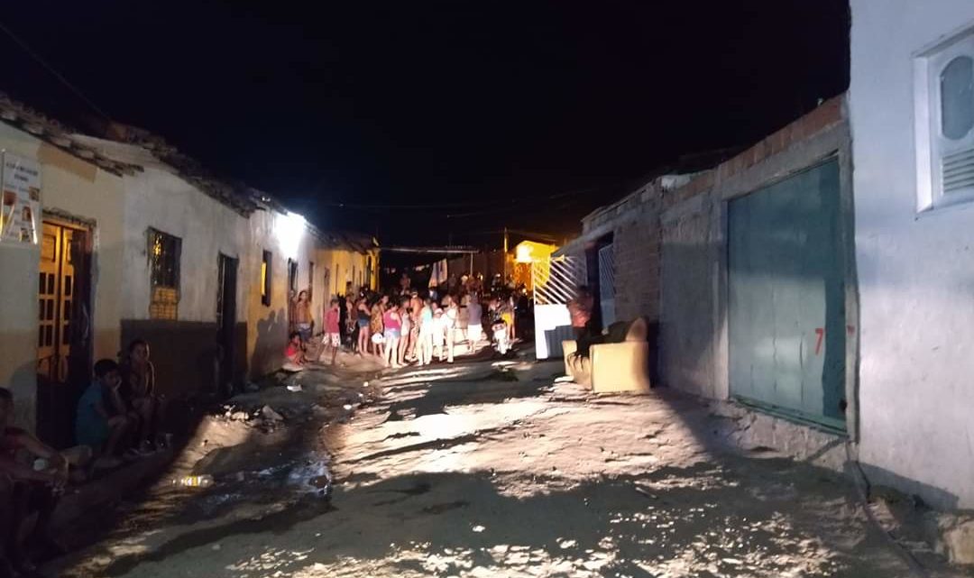 Homem é morto e outro baleado em Caruaru nesta terça (14) Homem é morto e outro baleado em Caruaru nesta terça (14)