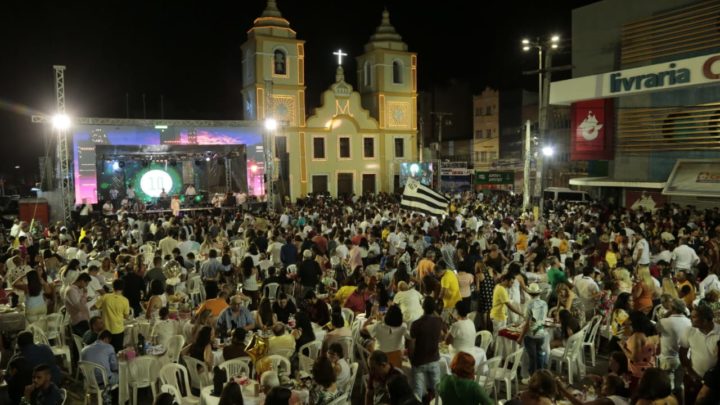 Veja como foi o réveillon no Marco Zero de Caruaru