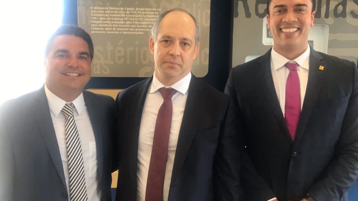 Prefeito de Caruaru em exercício participa de posse do novo presidente do TCE