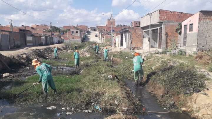 Operação Verão em Caruaru para prevenir o aparecimento de muriçocas e diminuir os riscos de inundações nos meses chuvosos