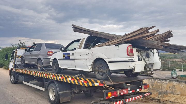 Operação Trânsito Integrado recolhe 21 veículos irregulares em Caruaru