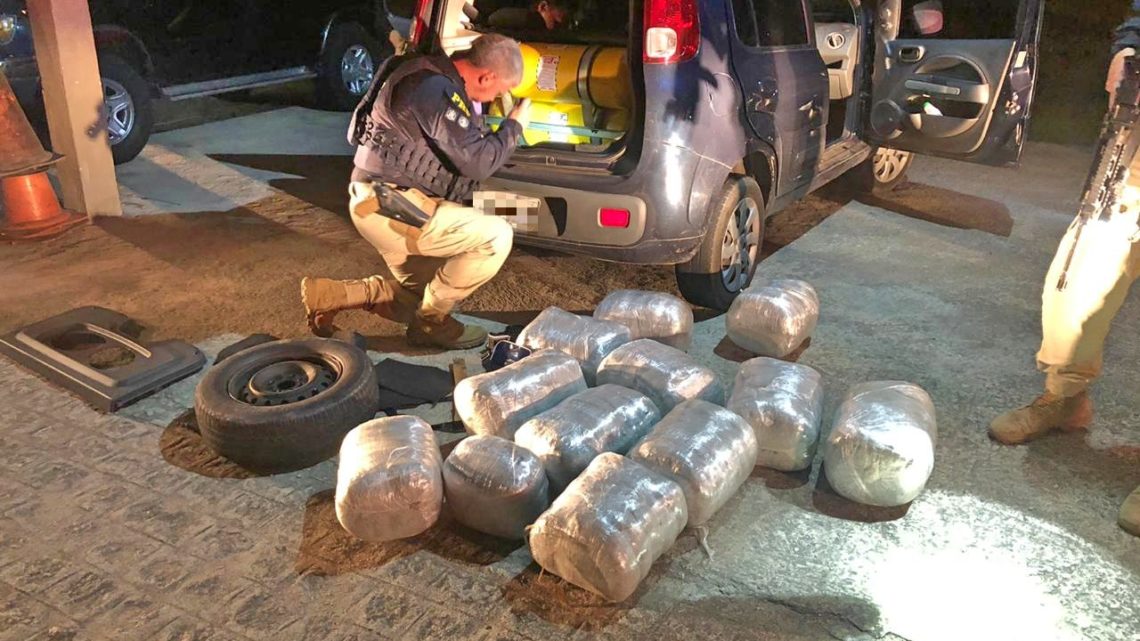 Motoristas de aplicativo são detidos pelo transporte de 65kg de maconha em Gravatá Motoristas de aplicativo são detidos pelo transporte de 65kg de maconha em Gravatá