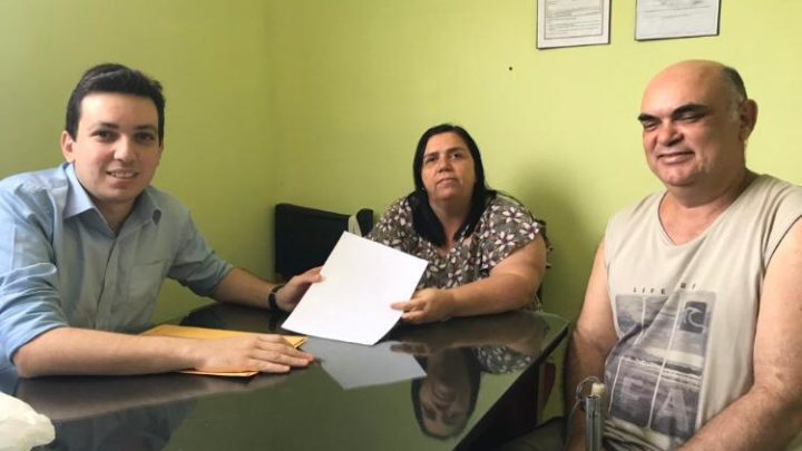 Raffiê protocola ofício em Braille solicitando sugestões a ACACE sobre Políticas Públicas