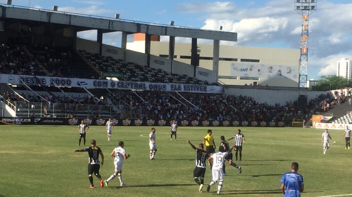 Central empata com o Santa Cruz, mesmo com um atleta a mais Central empata com o Santa Cruz, mesmo com um atleta a mais