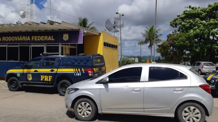 Carro furtado comprado em site de vendas é recuperado em Caruaru