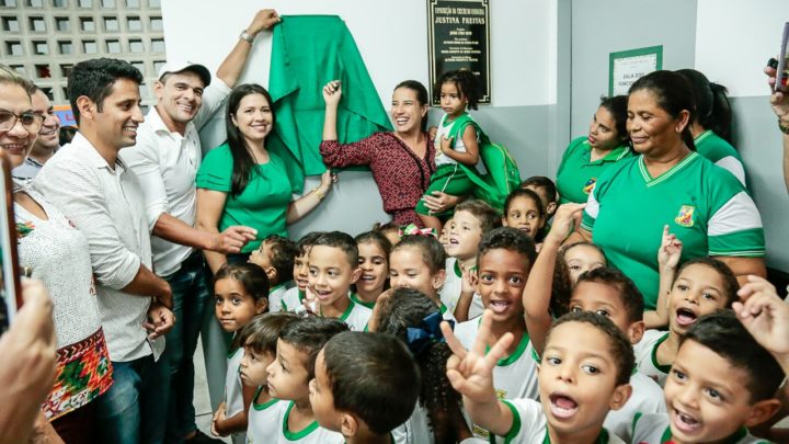 Prefeitura de Caruaru entrega creche Justina de Freitas no bairro Vassoural