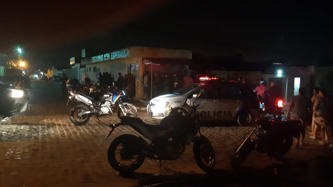 Acusados de tentativa de assalto são alvejados a bala após vítima reagir Acusados de tentativa de assalto são alvejados a bala após vítima reagir